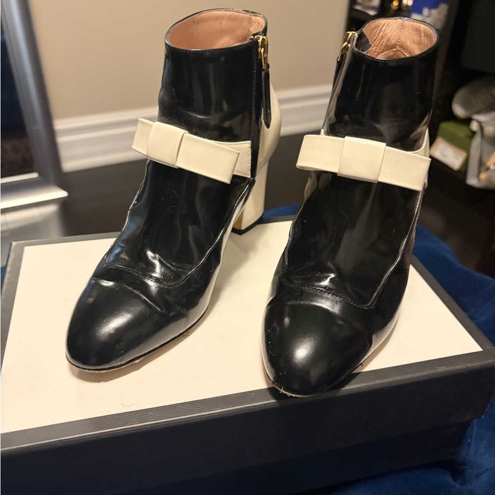 Gucci Black and White Ankle Boots with Bow